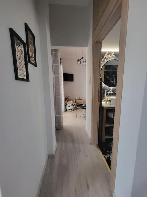 Ferienwohnung Under The Hill Athen Exterior foto