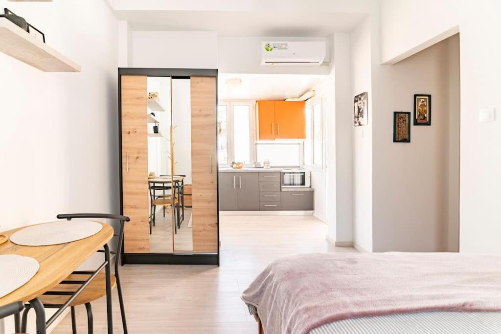 Ferienwohnung Under The Hill Athen Exterior foto
